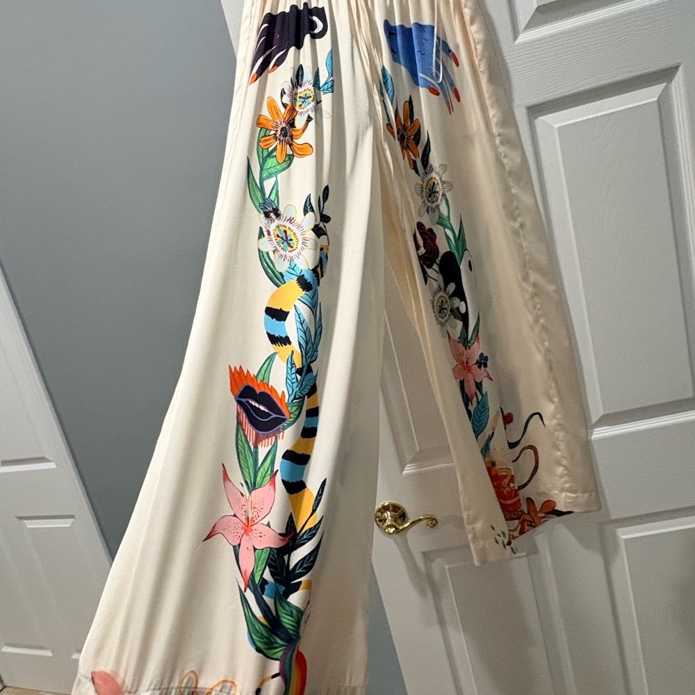 Luxxel Satin Printed Two-Piece Set | Worn 1x - Picture 6 of 6